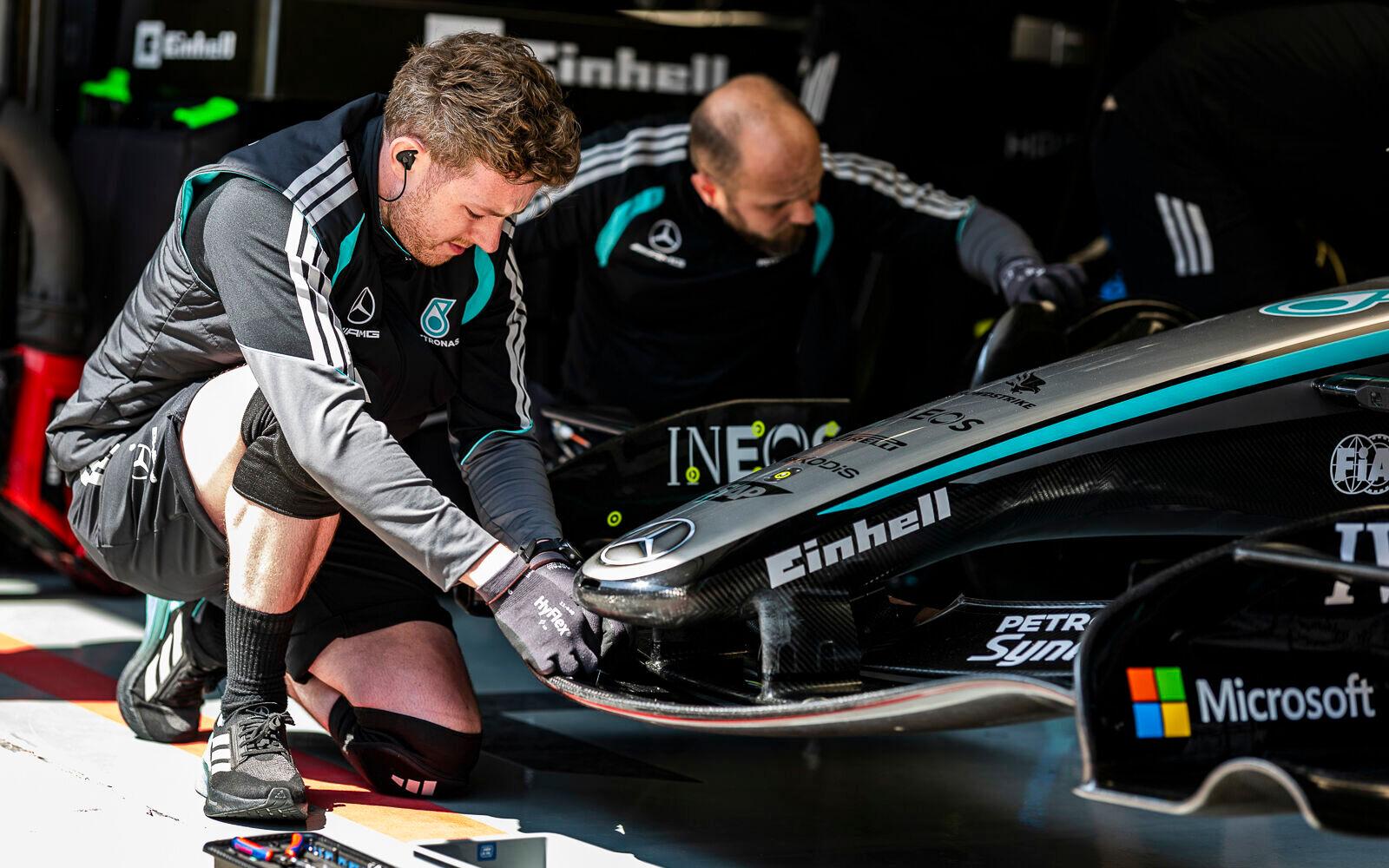 Predné krídlo Mercedesu