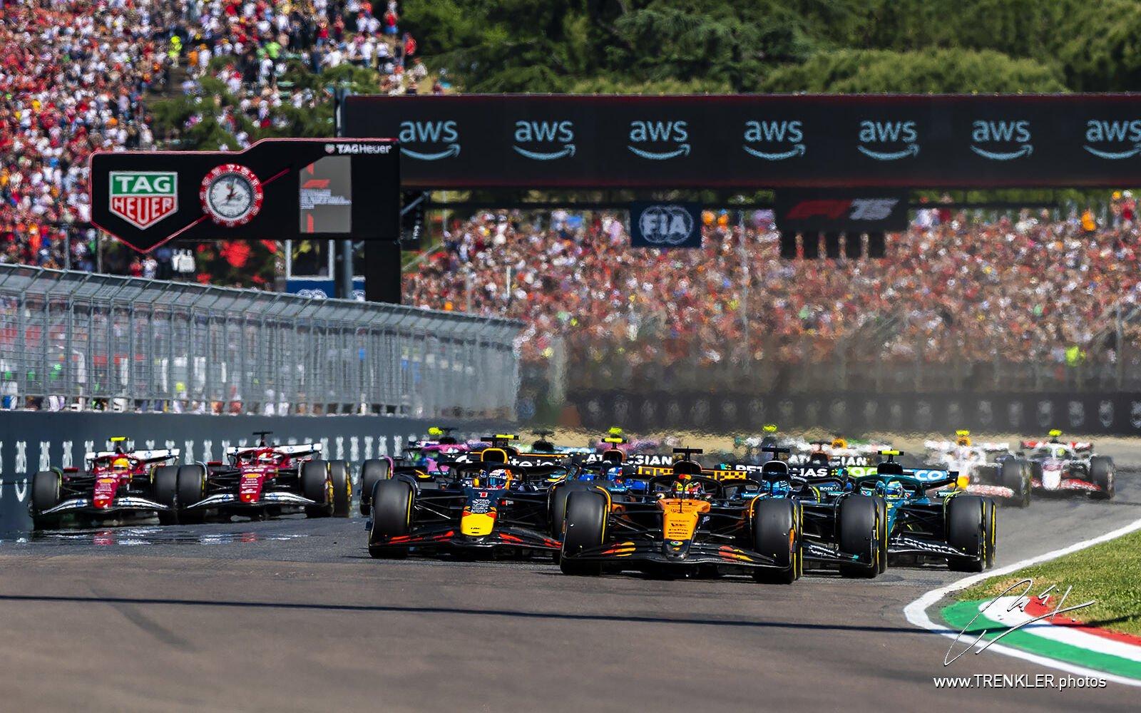 Oscar Piastri, Max Verstappen po štarte VC Emilia Romagna 2025