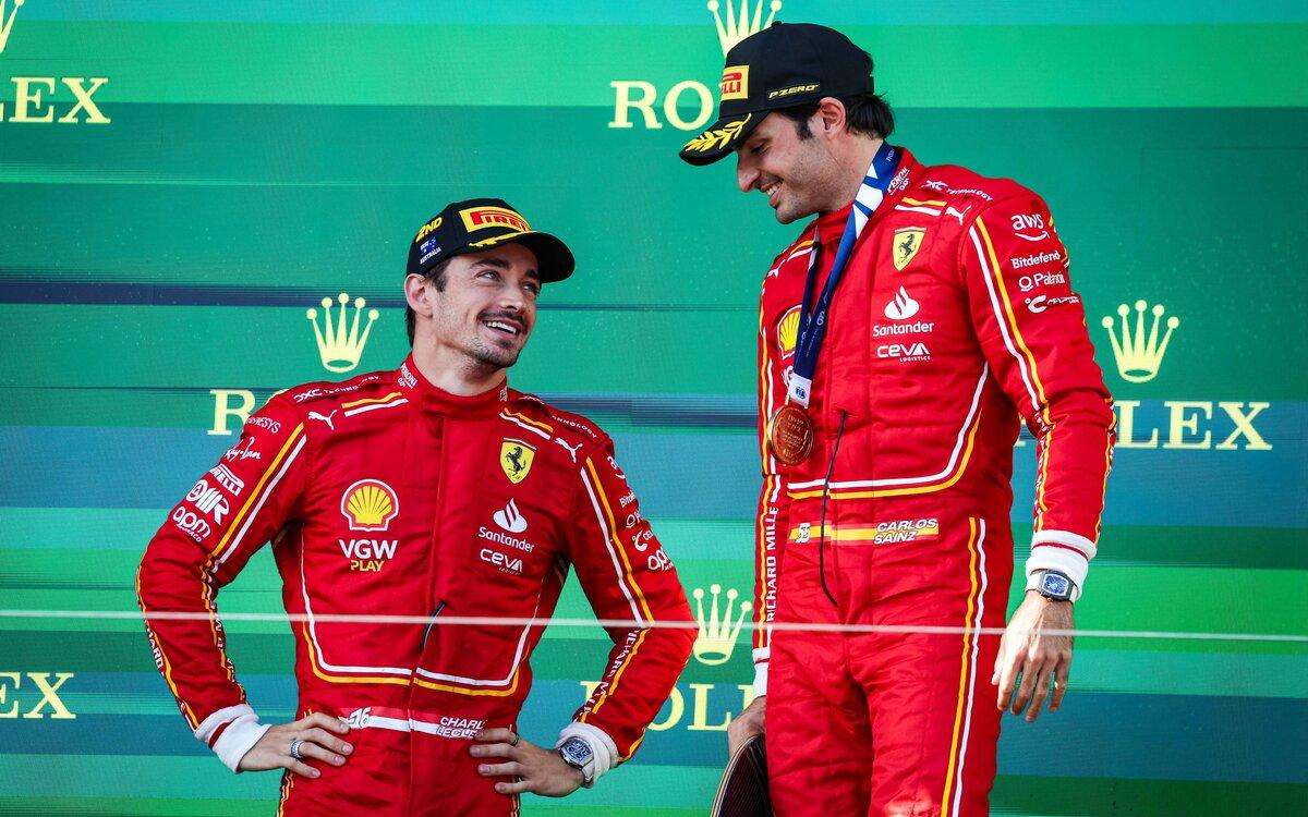 Charles Leclerc a Carlos Sainz