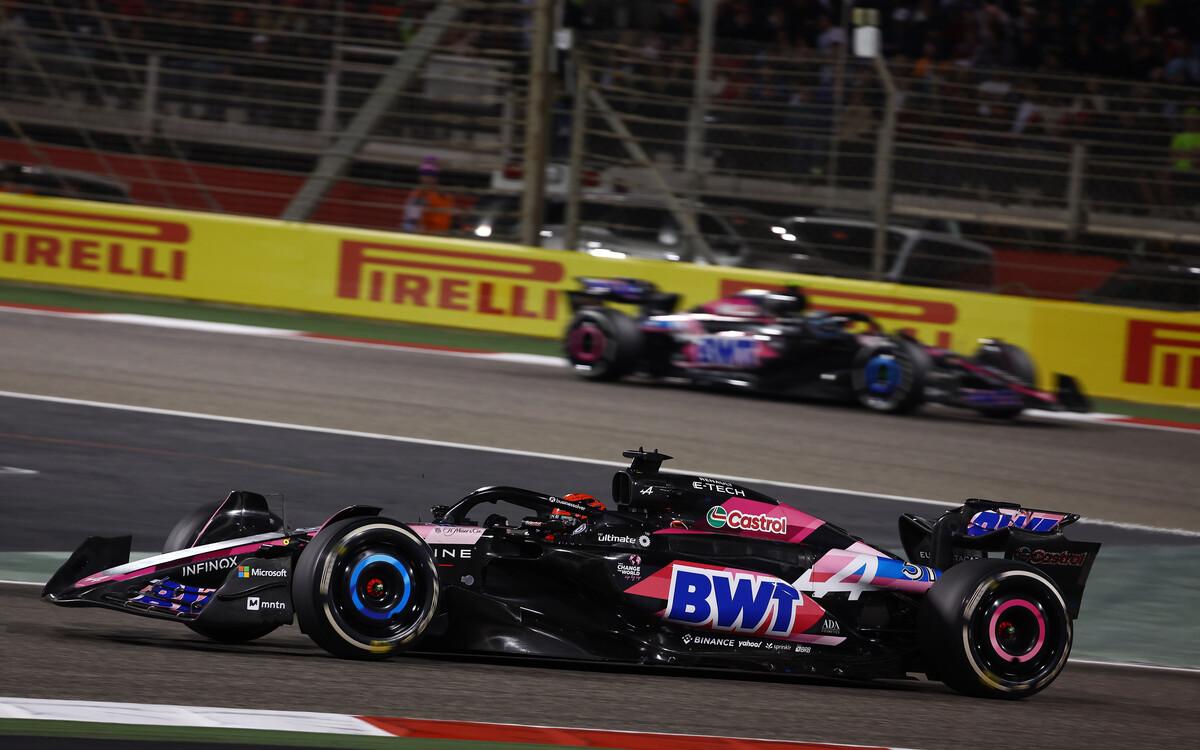 Esteban Ocon a Pierre Gasly