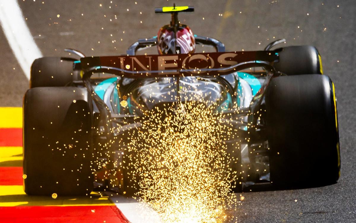 Lewis Hamilton, Mercedes zozadu, iskry