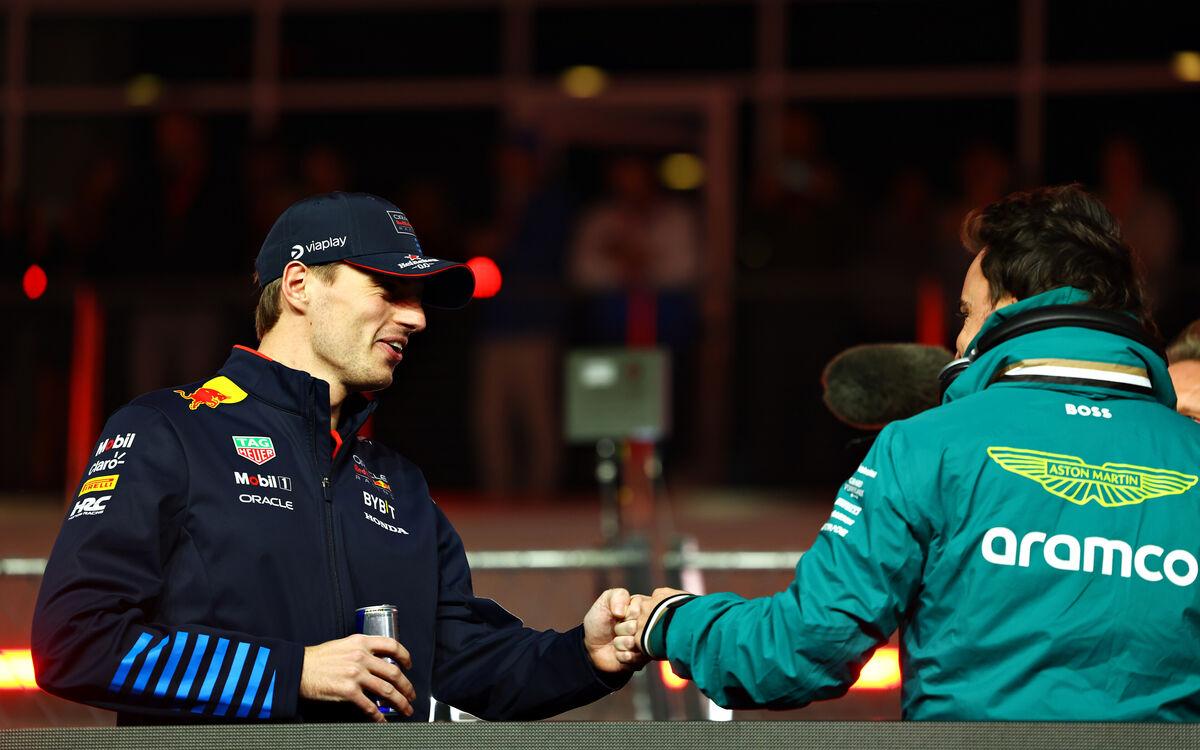 Max Verstappen a Fernando Alonso