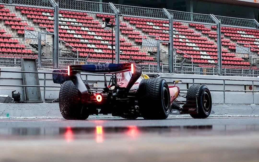 Ferrari SF-26 – Lewis Hamilton – Červené zadné svetlá