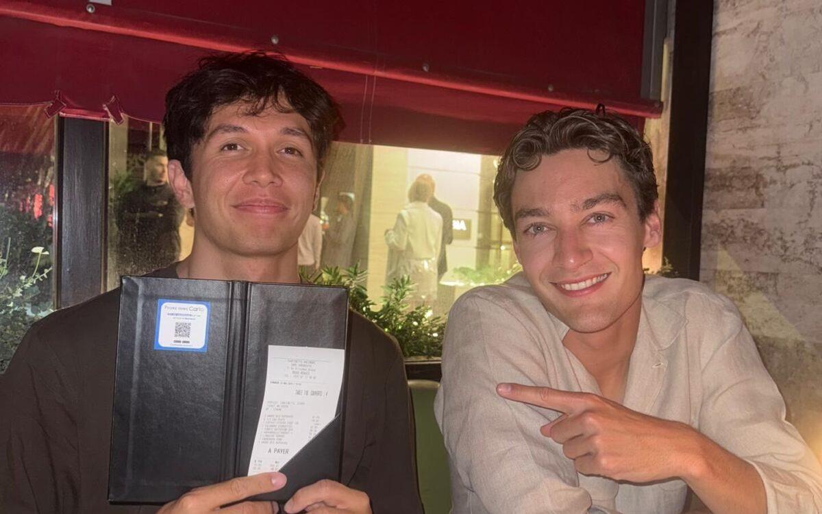 Alex Albon a George Russell