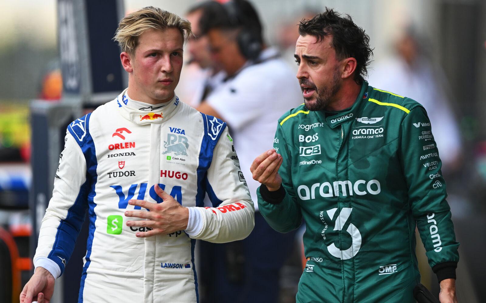 Liam Lawson a Fernando Alonso