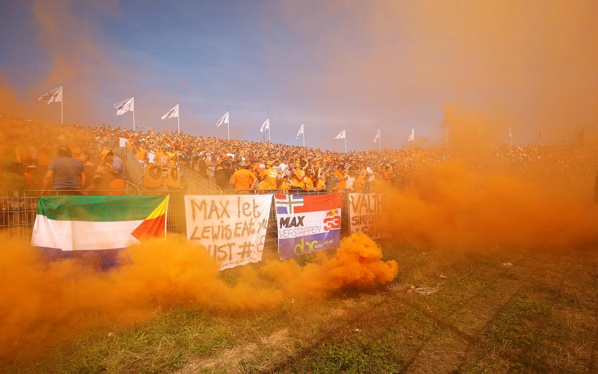 Fanúšikovia Maxa Verstappena na VC Holandska 2021