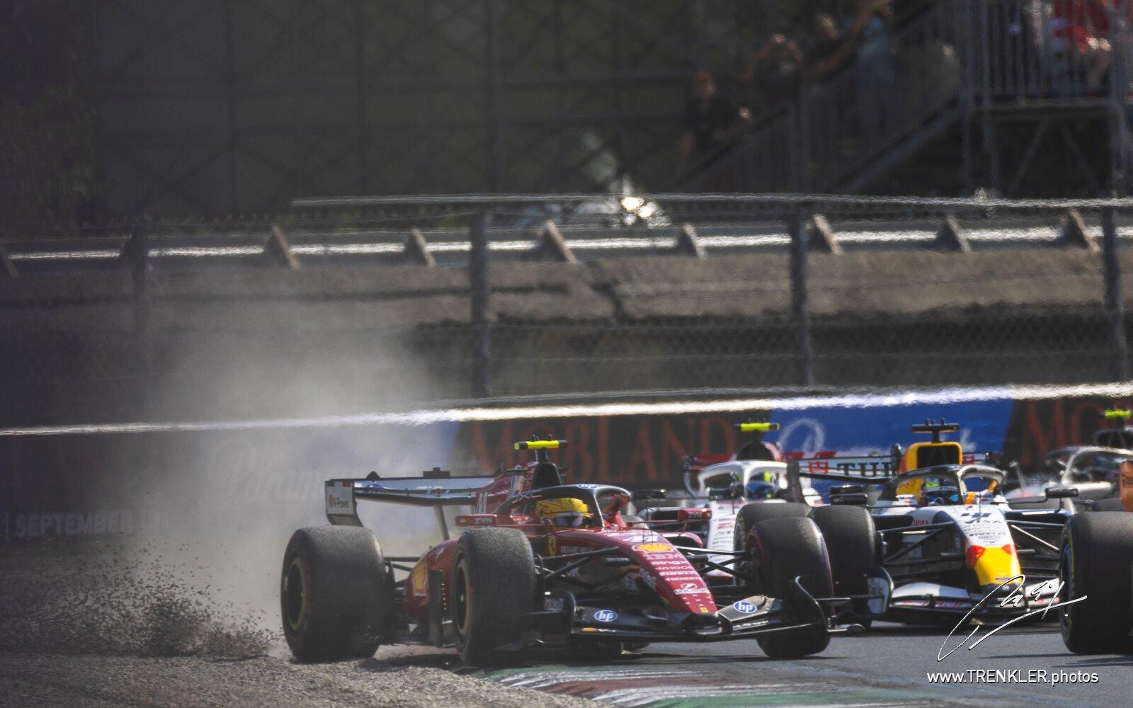 Lewis Hamilton v štrku