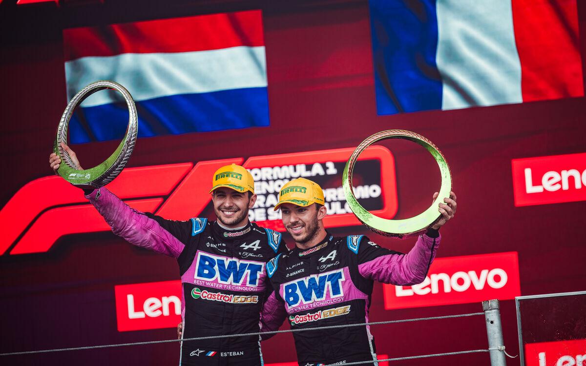 Esteban Ocon a Pierre Gasly