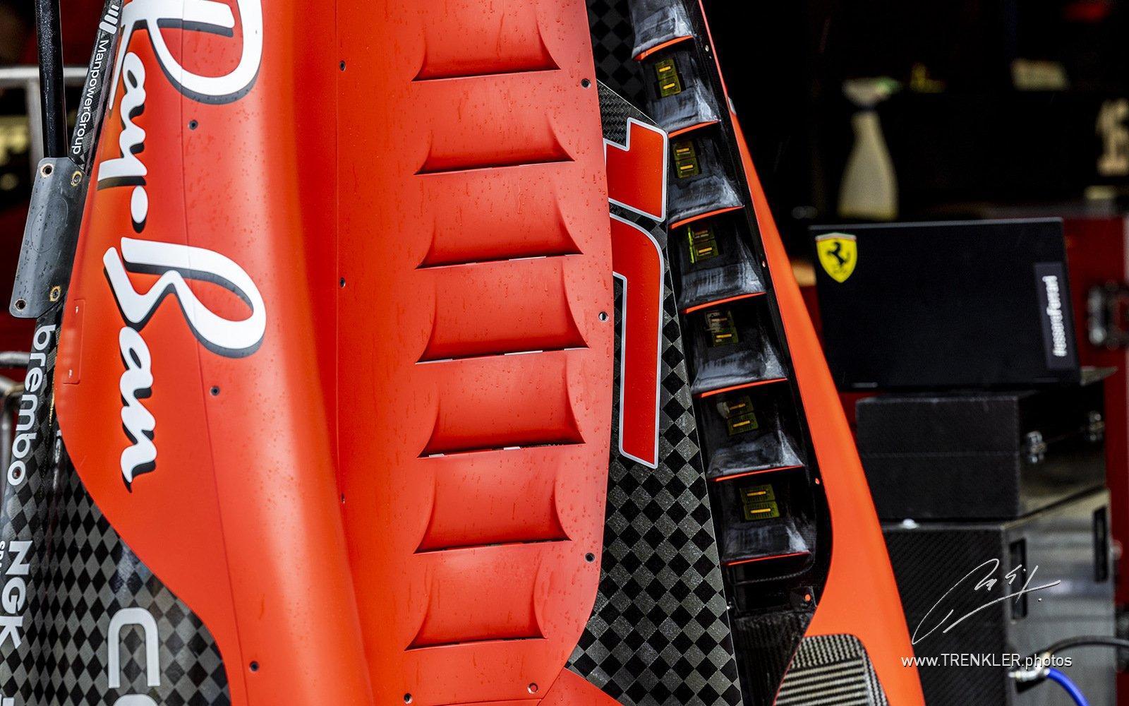 Ferrari SF-23 - Kryty motora (Martin Trenkler)