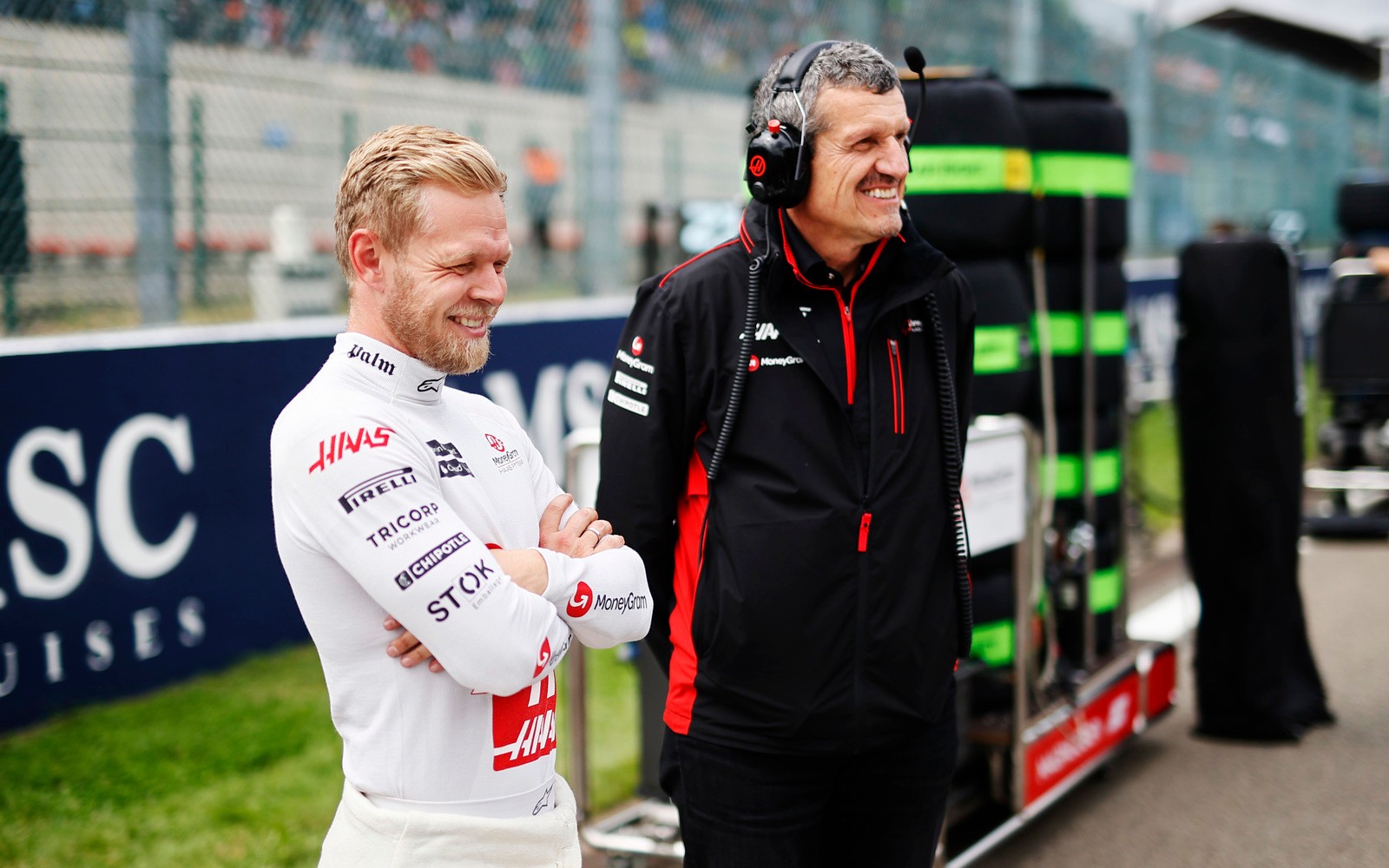 Kevin Magnussen a Günther Steiner