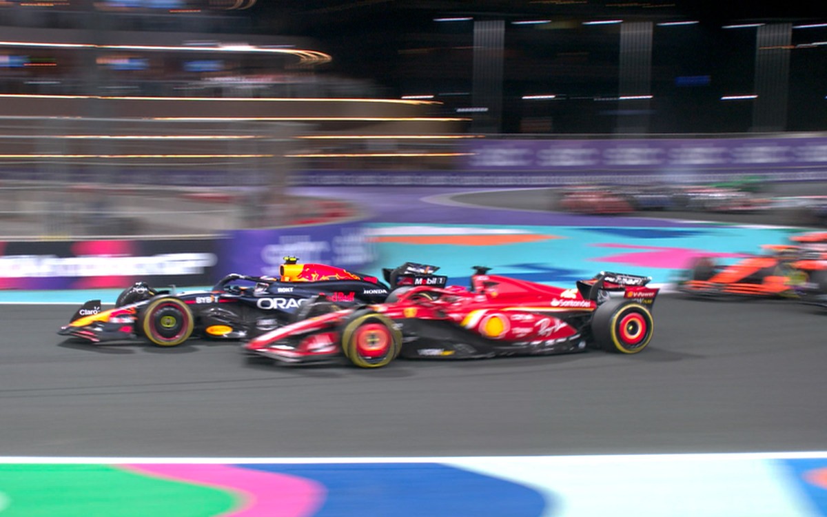 Sergio Pérez a Charles Leclerc