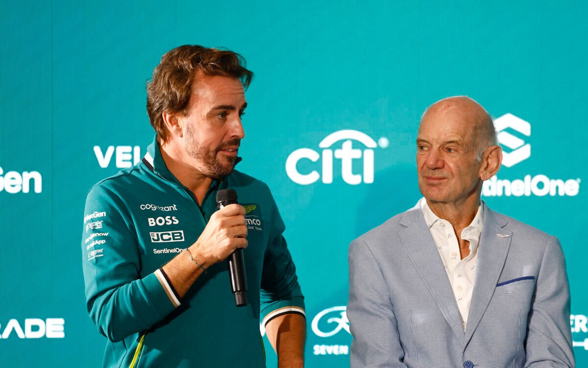 Fernando Alonso a Adrian Newey