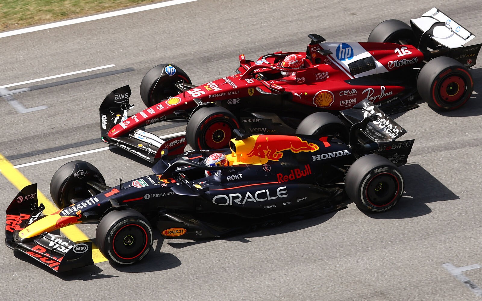 Max Verstappen a Charles Leclerc