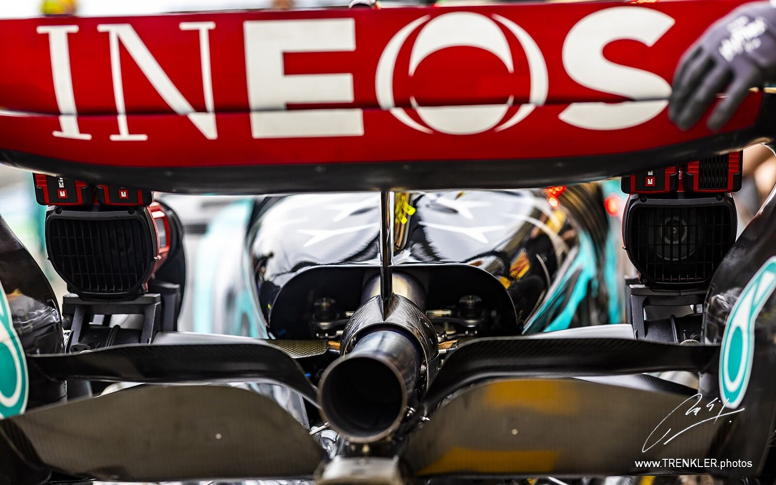 Lewis Hamilton, výfuk
